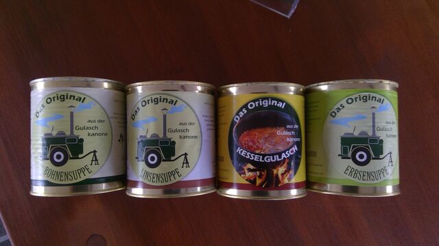 4 Sorten Eintopf in der Feldküche zubereitet und eingekocht
wie bei Oma...