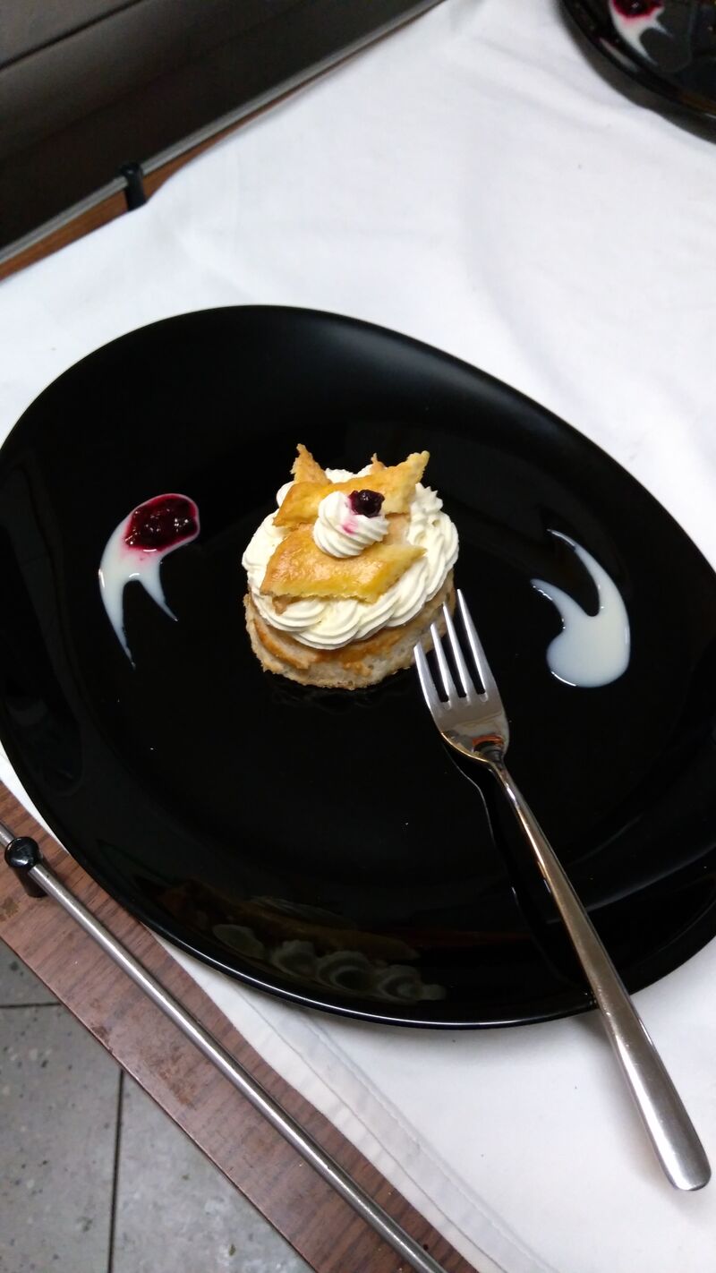 Mini tortica sa borovnicama i krema od mascarponea