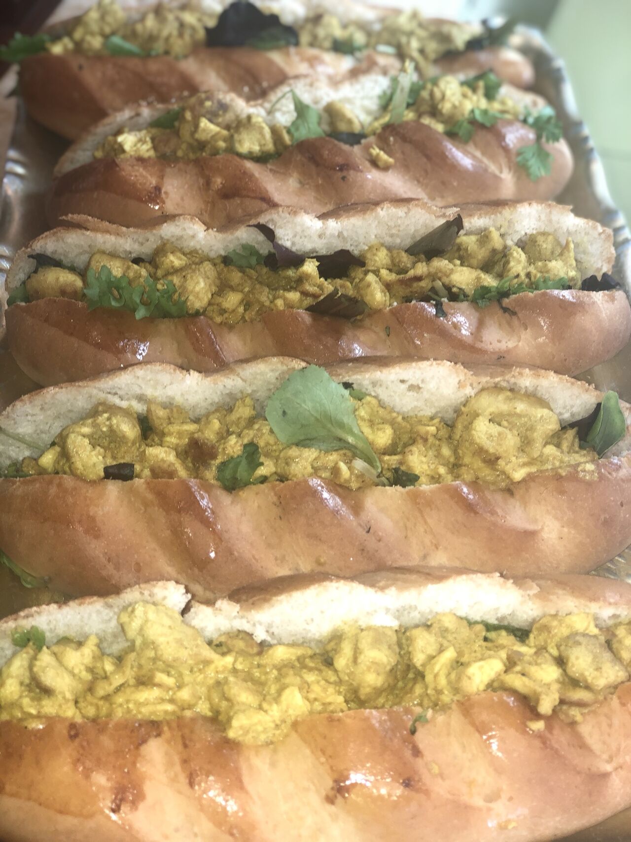 Sandwich poulet crème curry.