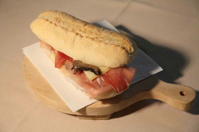 Panino speck e funghi