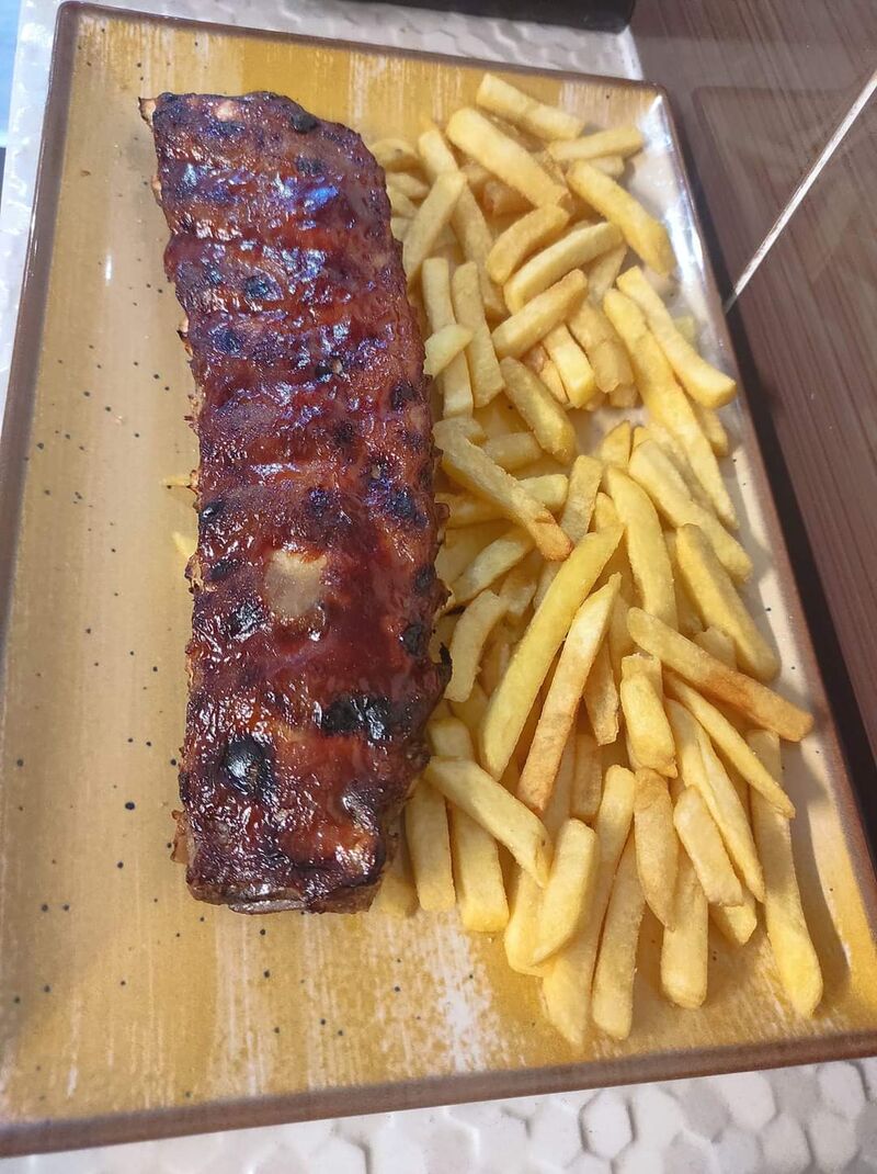 Coasta porc cu sos Bbq