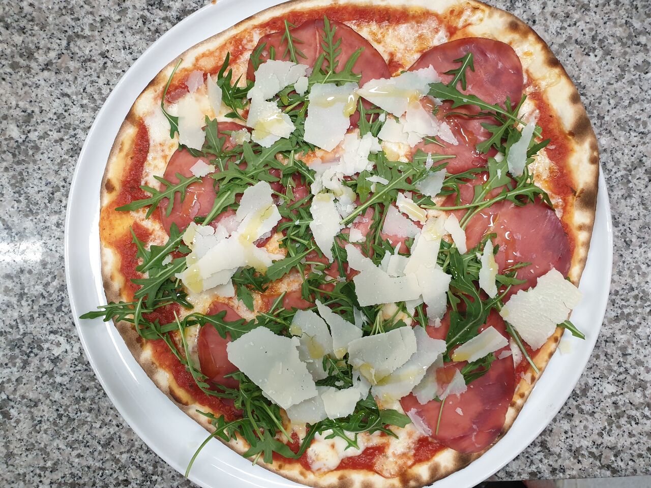 Pizza bresaola