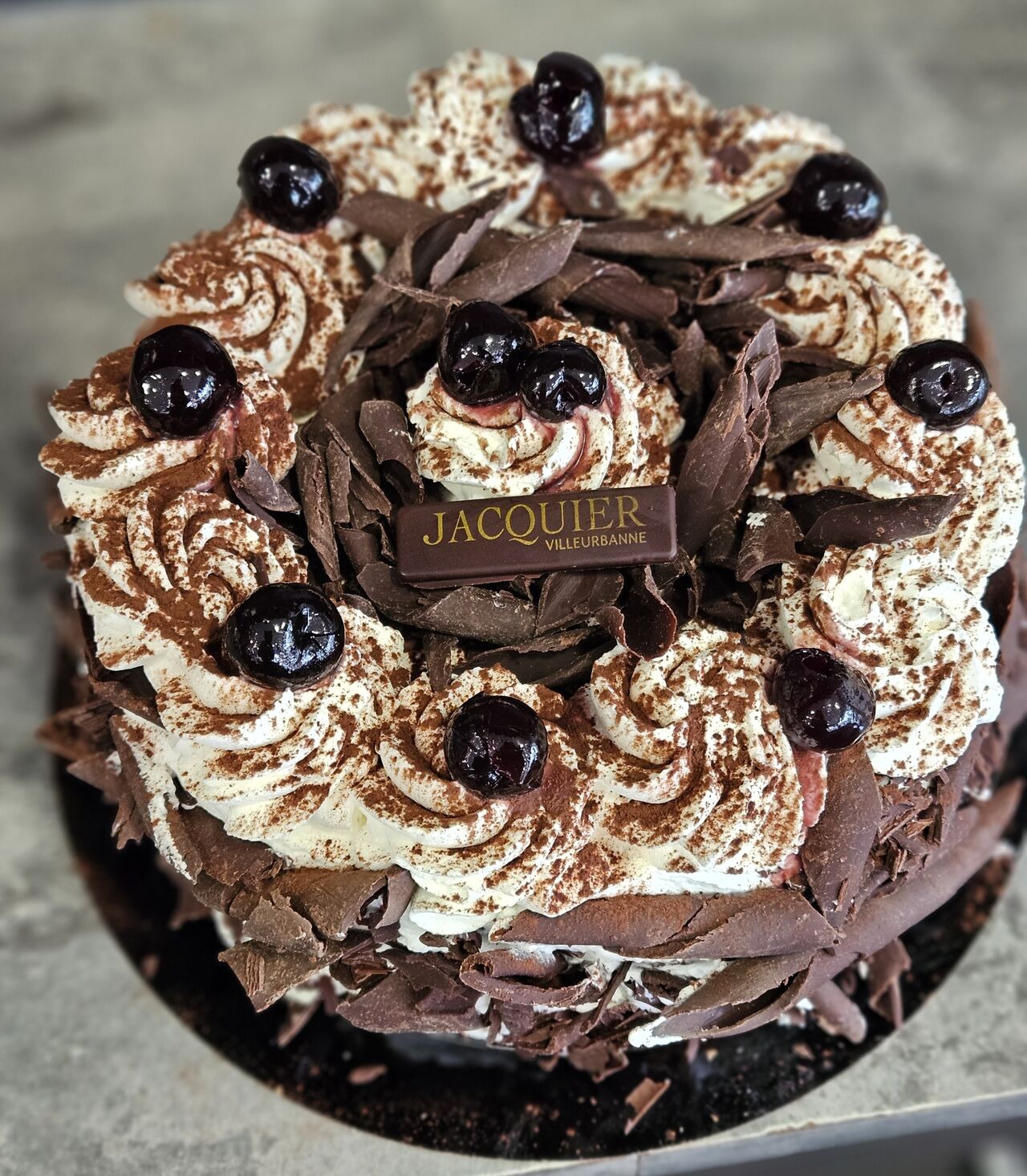 FORET NOIRE : génoise chocolat, chantilly, compotée de griottes SANS ALCOOL