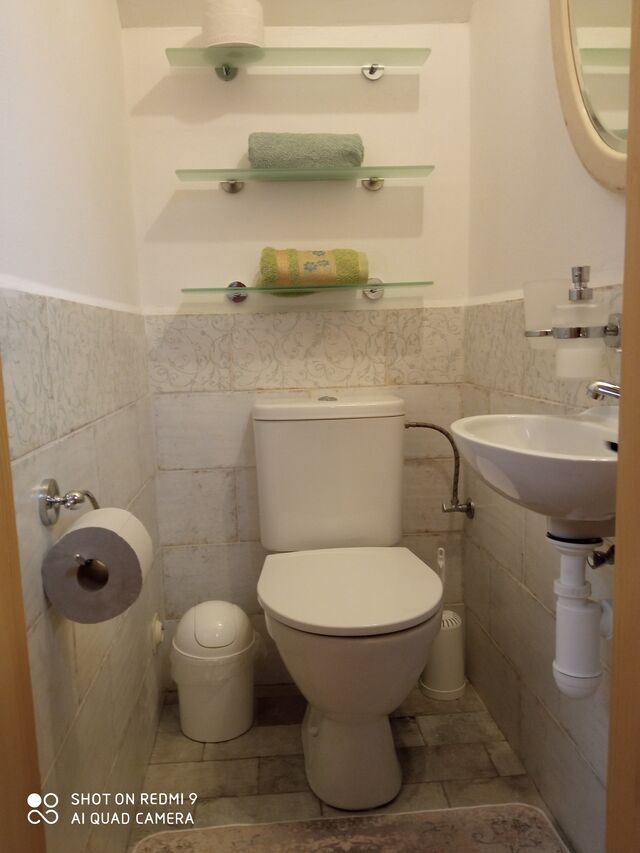 druhá toaleta - podkroví