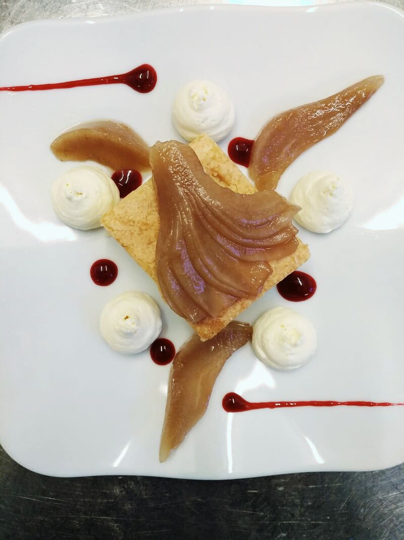 Poire Pochée / Financier / Ganache Chocolat Blanc