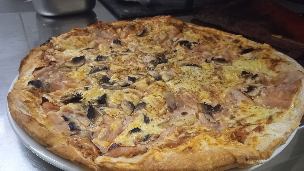 Pizza Žampionova