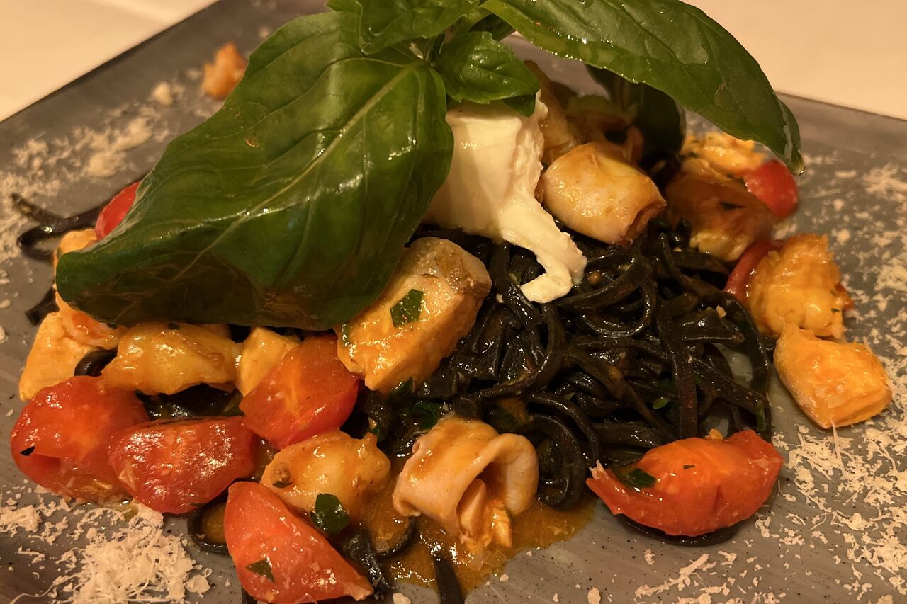 Schwarze Linguine