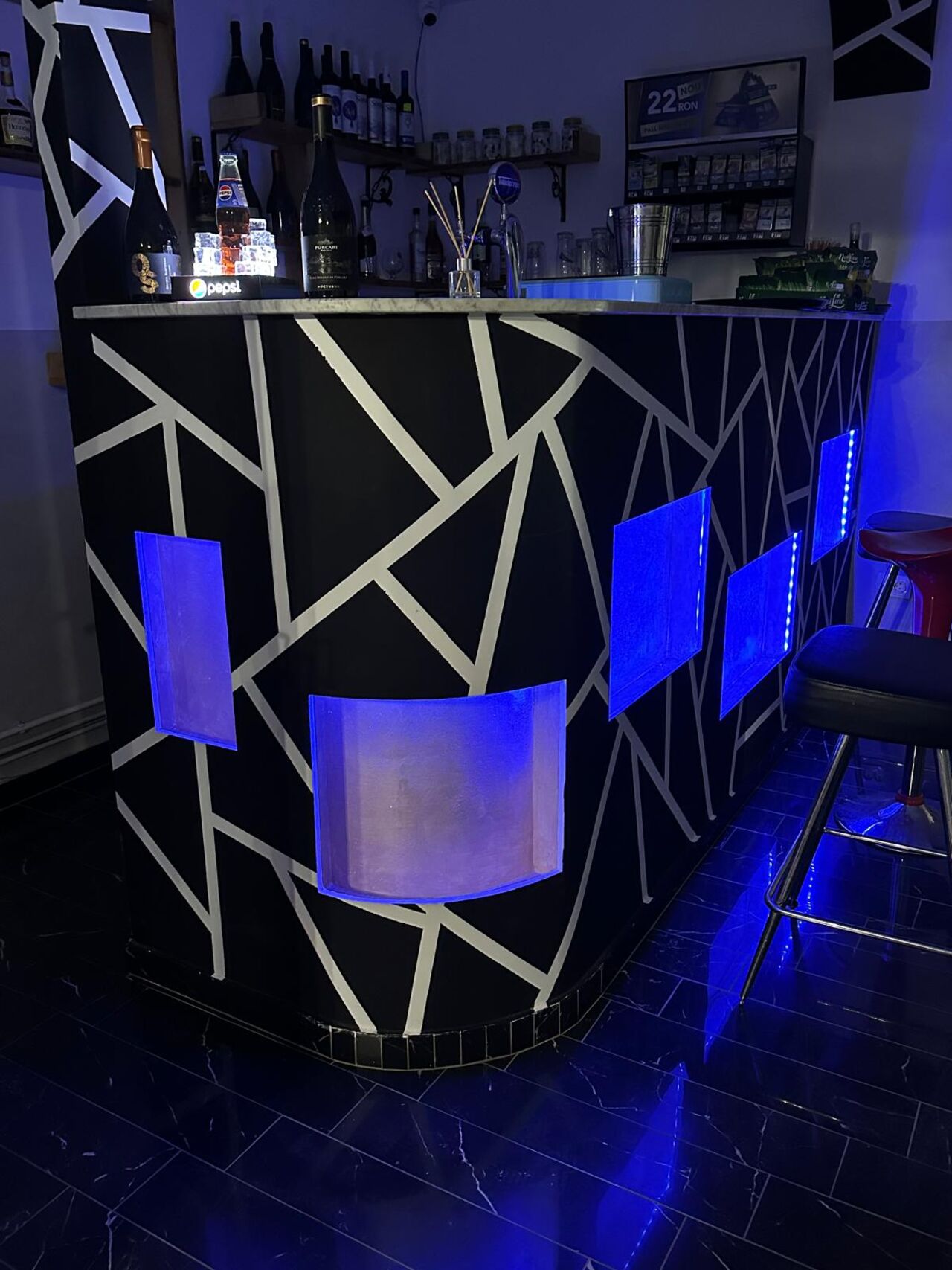 Te așteptăm la bar