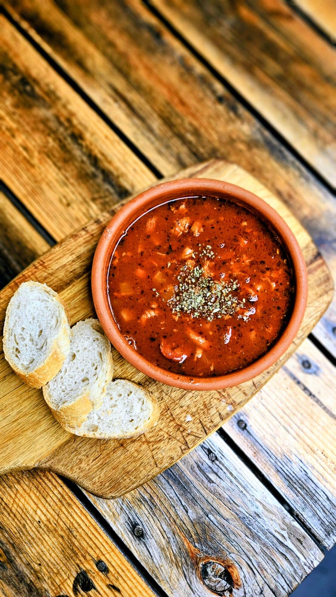 Rozgrzewające flaki po hiszpańsku - na czerwonym winie, z chorizo i papryką wędzoną. 