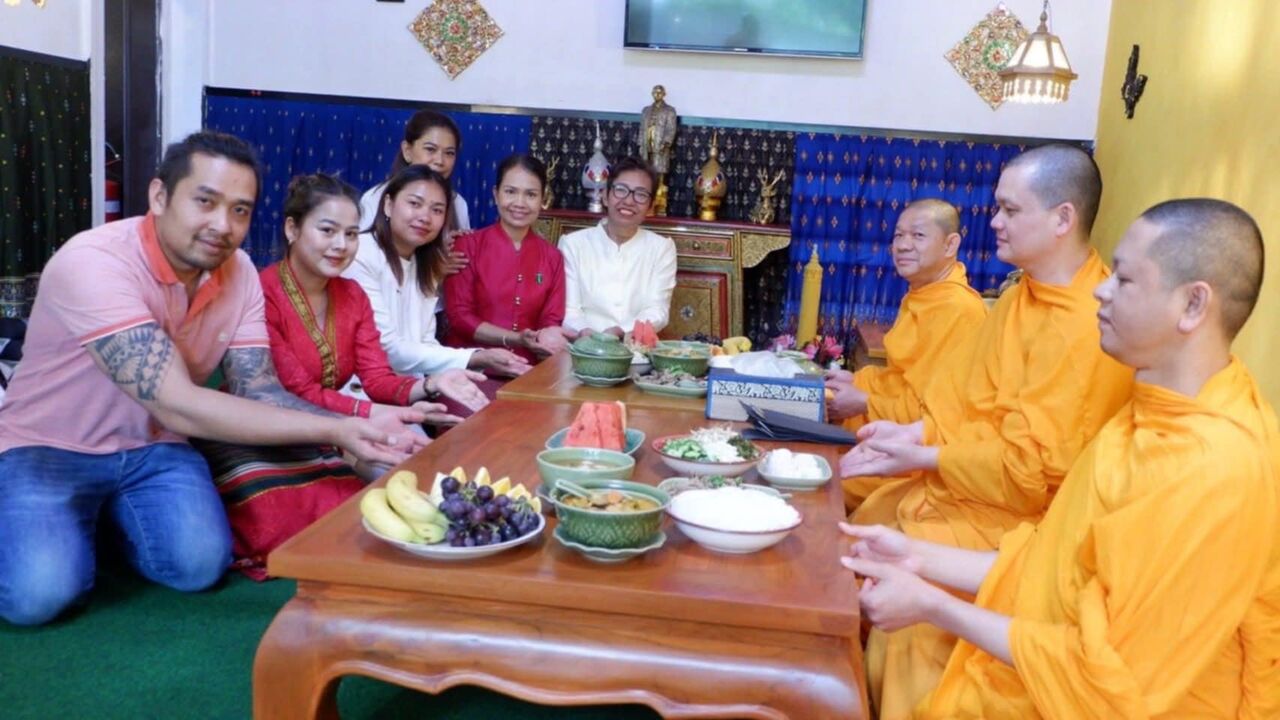 Gabe an den Mönchen