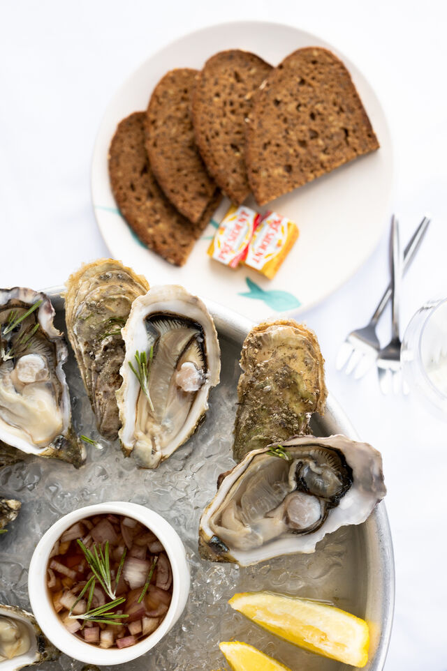 L'une de nos spécialités: Huîtres de l'île d'Oléron, Fines de Claires toujours Super FRESH