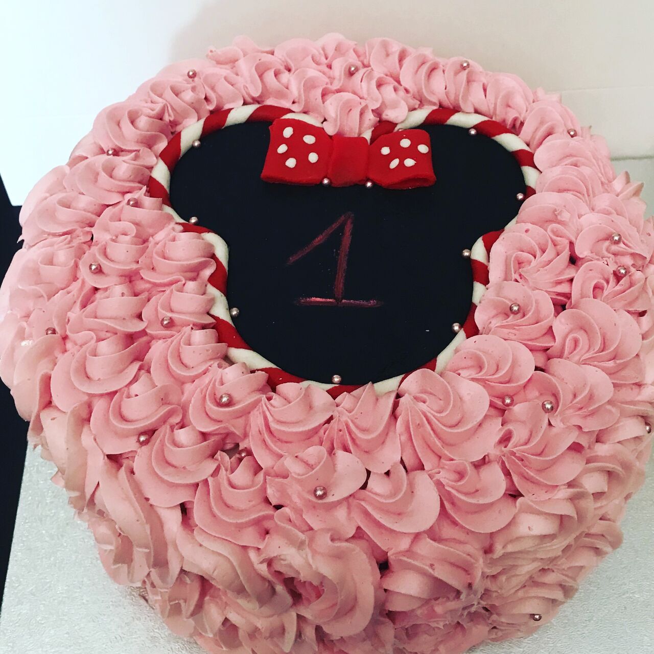 cake design theme Minnie 