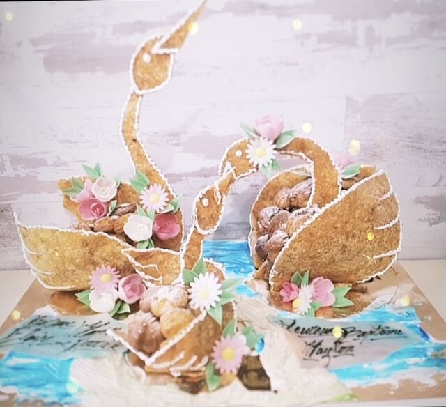 Couple de cygne en choux nougatine 