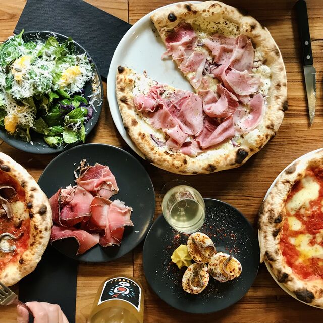 Petites assiettes à partager, et pizza Tony - Mars 2022
(Restaurant Nossa, Pizzeria & Bar à vin à Sète)