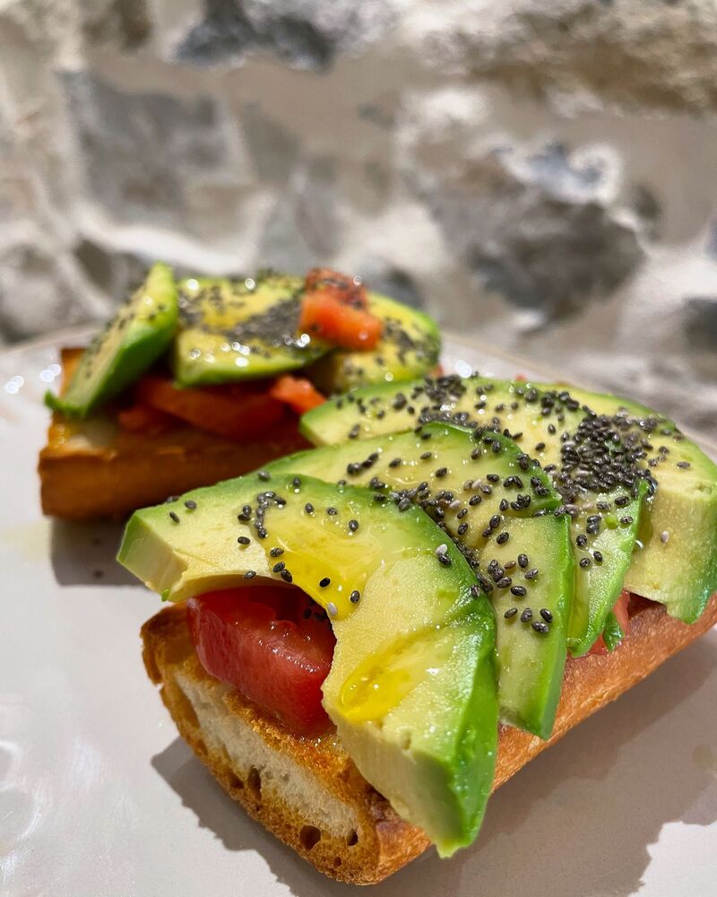 Tostada de aguacate