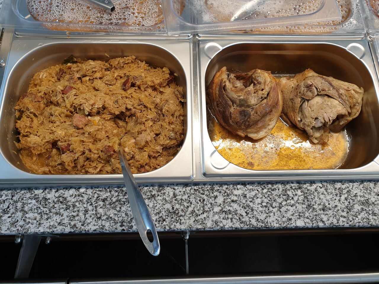 W każdy piątek zapraszamy na bigos i golonkę