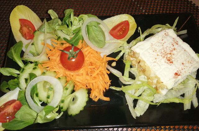 Salade printanière au fromage de brebis