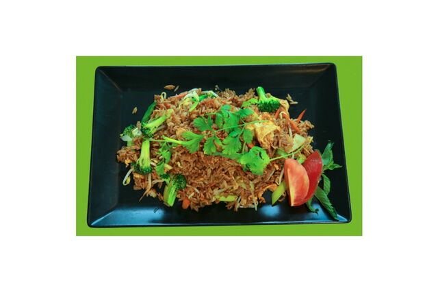 17b. Gebratener Reis mit Hühnerfleisch