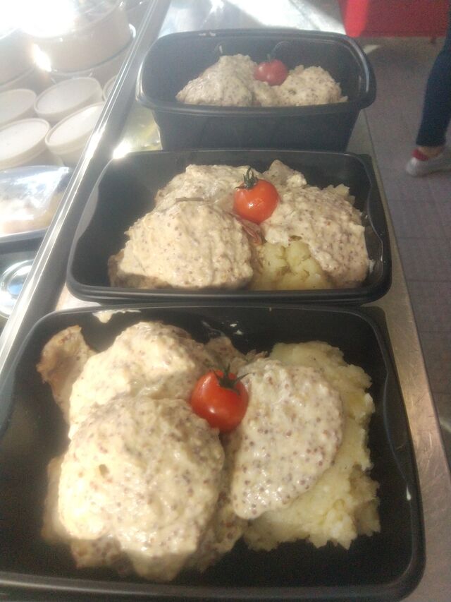 RABLE DE LAPIN ECRASE DE POMMES DE TERRE MOUTARDE A L'ANCIENNE