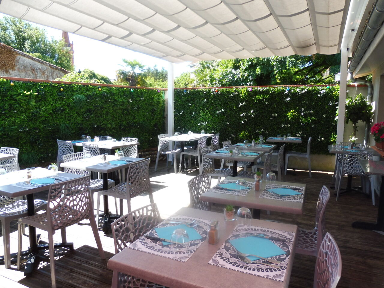 Notre terrasse ombragée et relookée !
