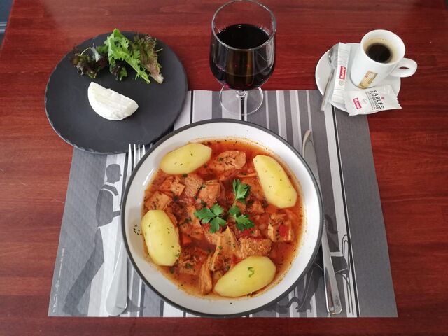 Mâchons.
Tripes lyonnaises