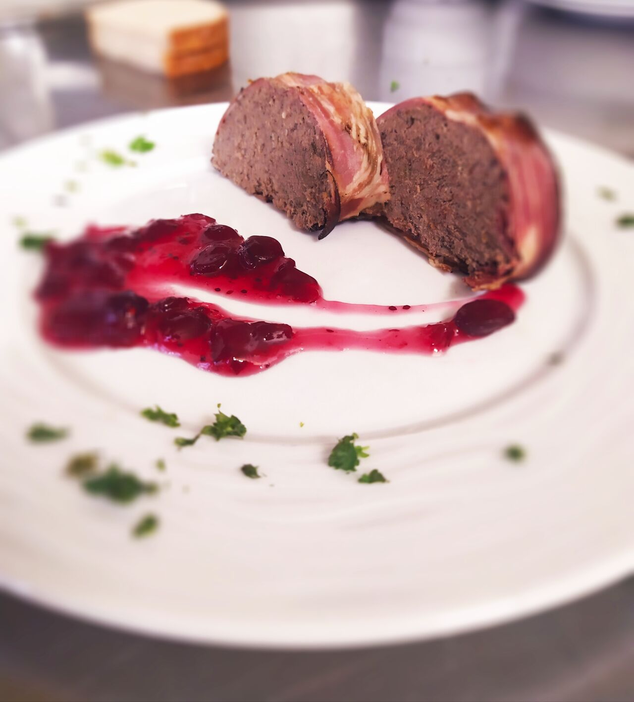 Zvěřinová paštika s brusinkami