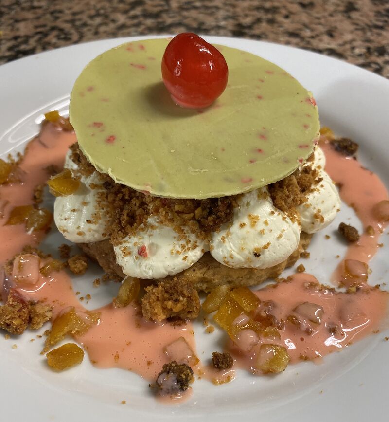 Palet des Papes
(Palet croustillant, crème aux fruits confits et origan) 