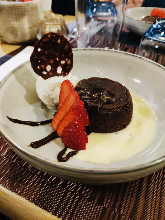 Coeur coulant au chocolat Maison, glace menthe et crème anglaise