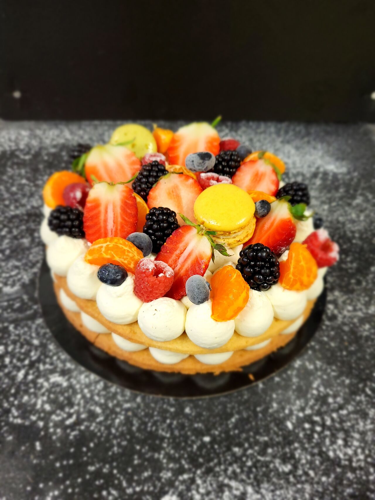 Sablé Mascarpone :
Pate sablé, mascarpone/Chantilly vanille, Fruits frais ou Chocolat Kinder
4.5€ la part 