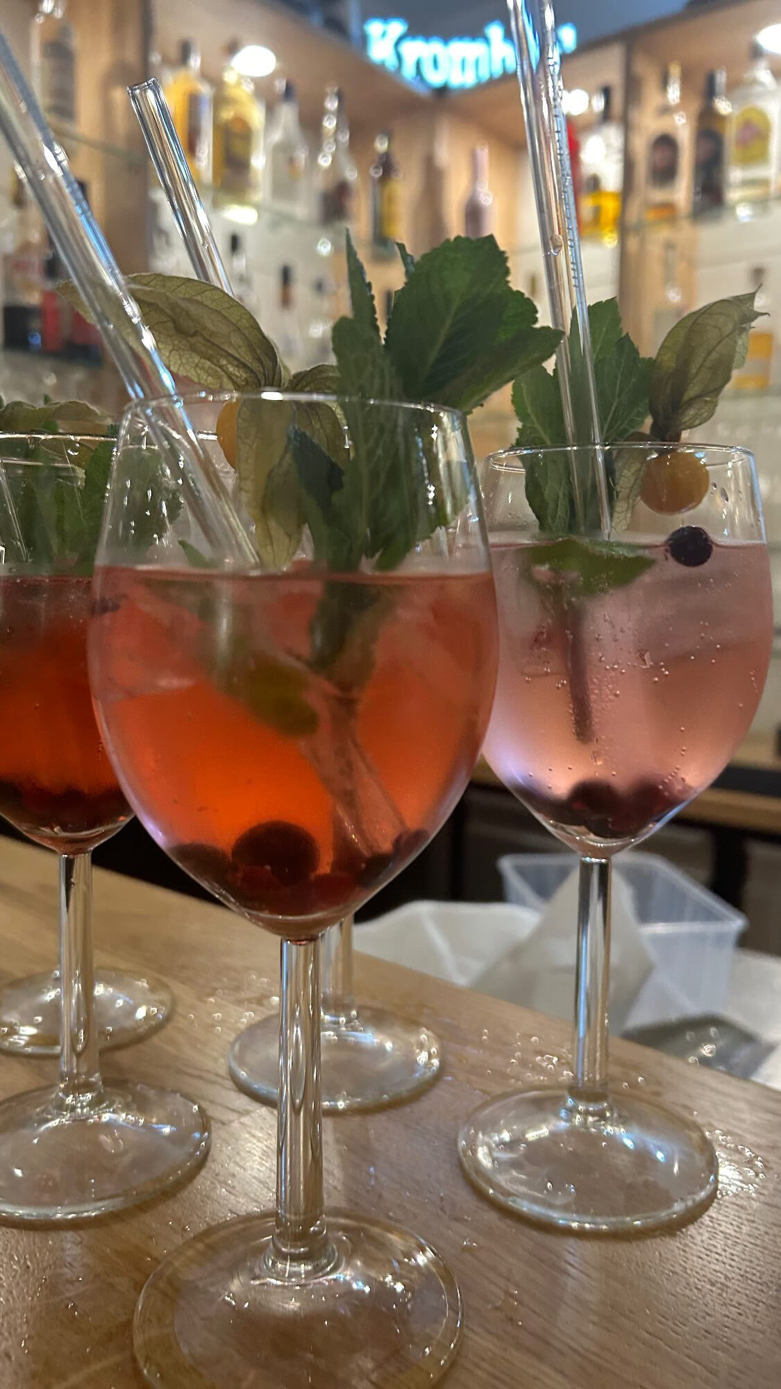 Wild Berry Lillet Empfang