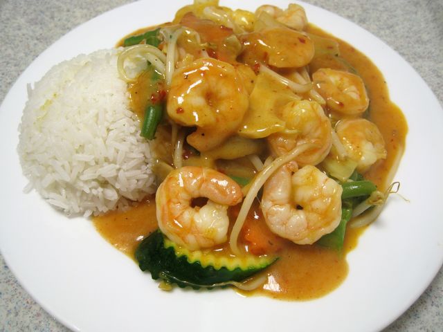 Shrimps gebraten mit Thai Curry Sauce