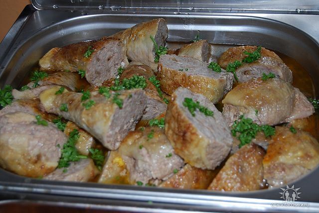 Hächnchenschenkel gefüllt
Куринные ножки фаршированые