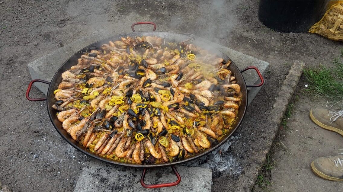 Nous vous proposons plusieurs choix de plats à emporter, avec ou sans service. Nous travaillons auprès de plusieurs associations