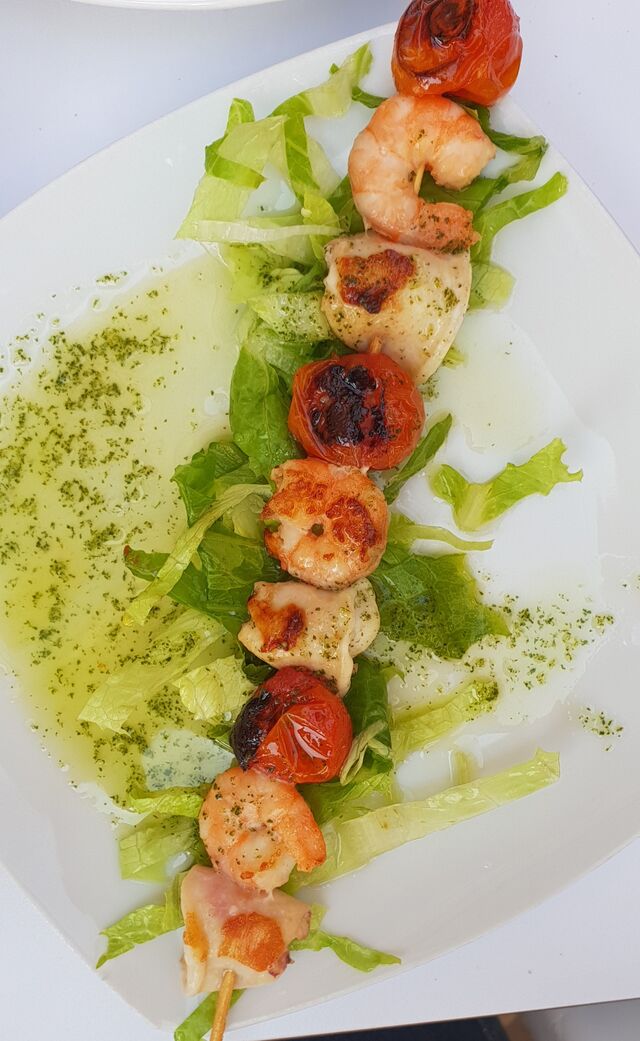 Brocheta de langostino y chipirón