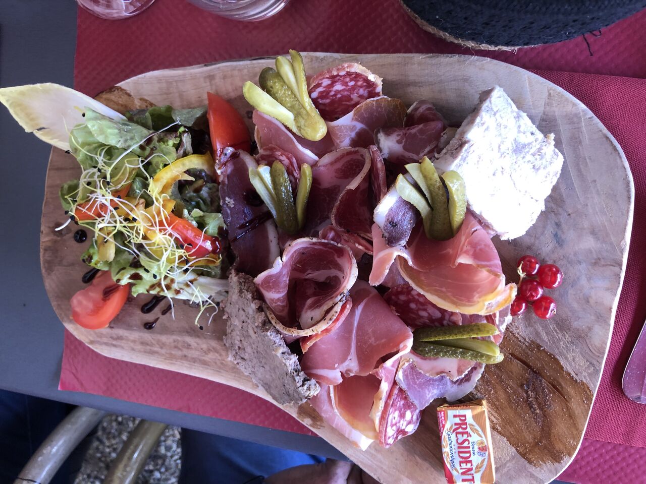 Assiette de charcuterie 