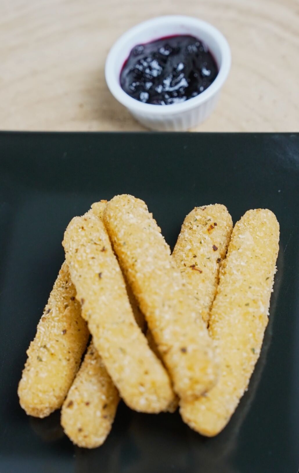 Fingers de mozzarella con confitura de arándanos - Eddy's Street Food Guardamar del Segura