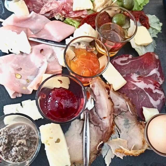 Einer von unseren Frühstücksvariationen! Auch vegetarisch erhältlich