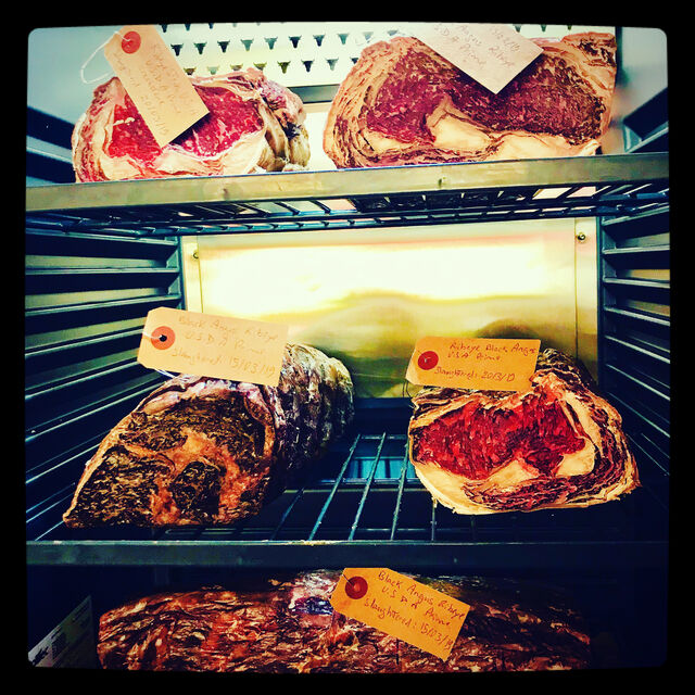 Black Angus Ribeye. Dry Aged 100 days. Coeur d’entrecôte exceptionnel. (USA)