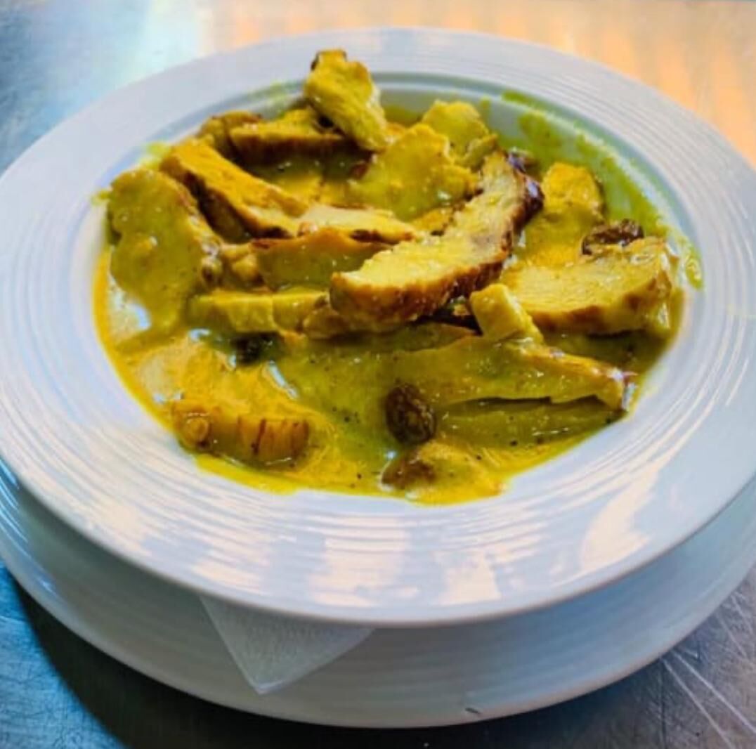 CHICKEN CURRY WITH RAISINS