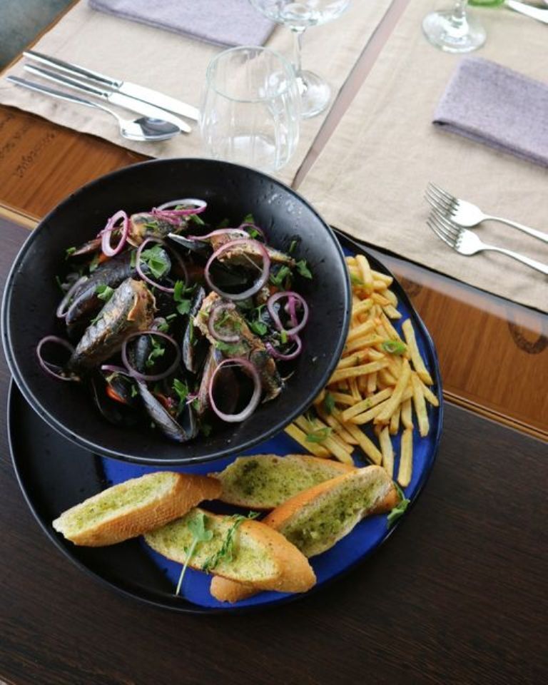 Mexilhão à marinheiro