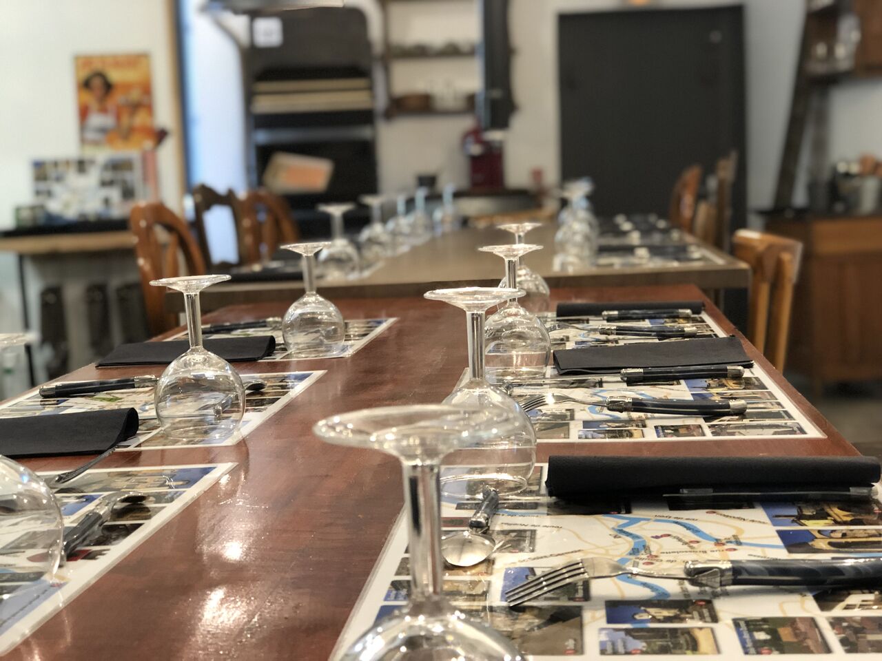 Table unique de 20 couverts=convivialité