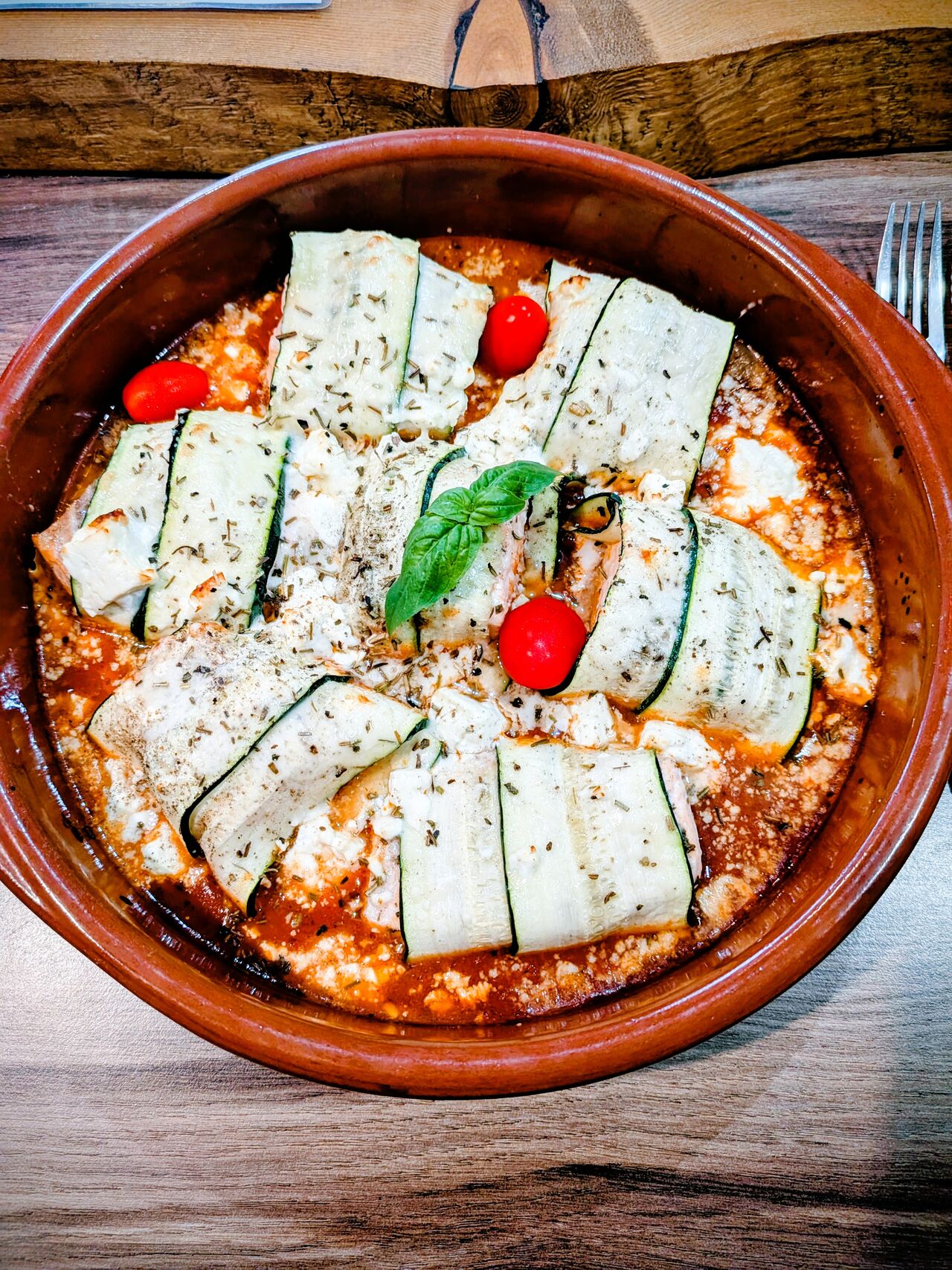 Le vendredi Rouleaux de courgettes au saumon 9.50€ à emporter