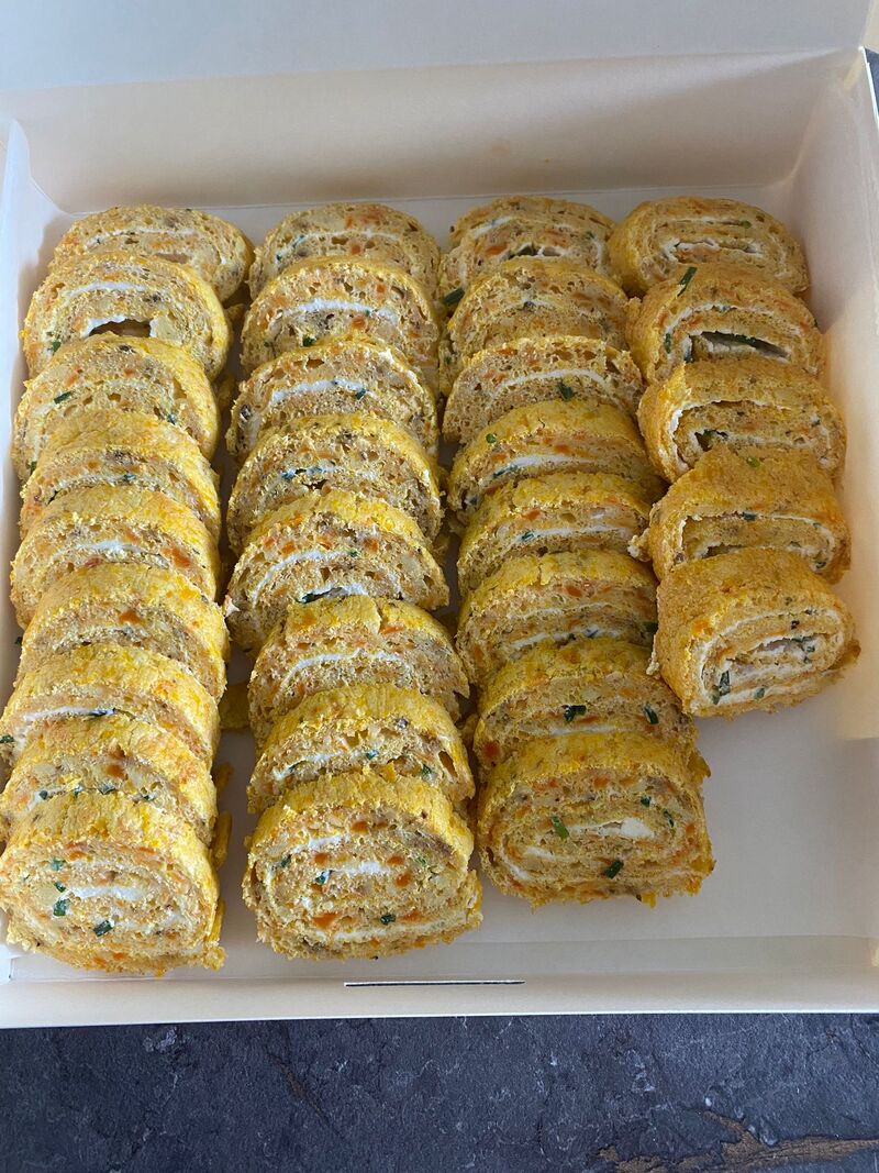 Roulés génoise carotte-chèvre frais-ciboulette -- 1,30€ pièce