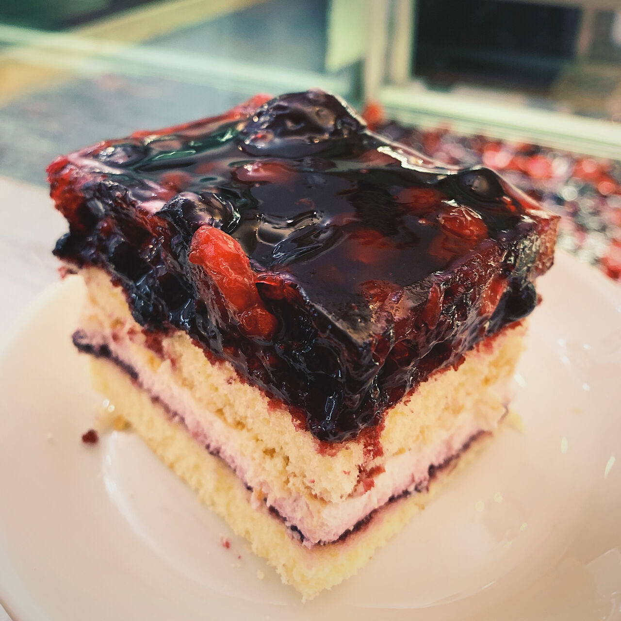 Jogurt lesné plody rez