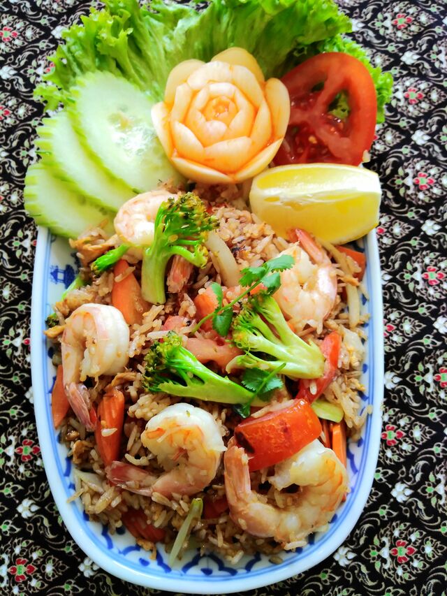 28. KHAO PAD MAI TAI 