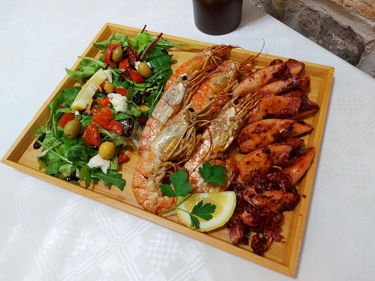 Grillezett tintahal és Gamberoni alla griglia