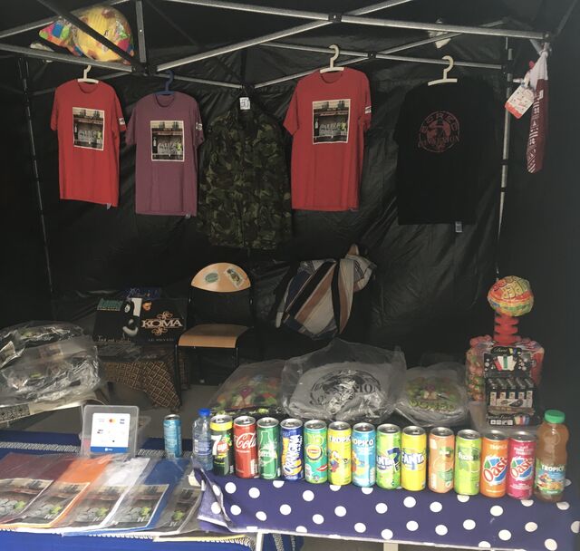 Article en tout genre (boissons, briquet, feuille à rouler et bonbons)