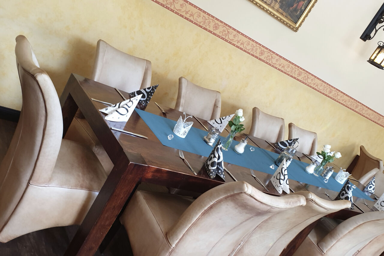 Feierlichkeiten bei uns im HOF-CAFE