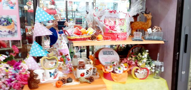 VITRINE en fonction des saisons A VENIR DECOUVRIR