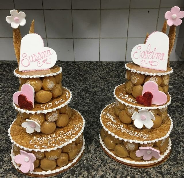 Pièces montées de 15 personnes chacune